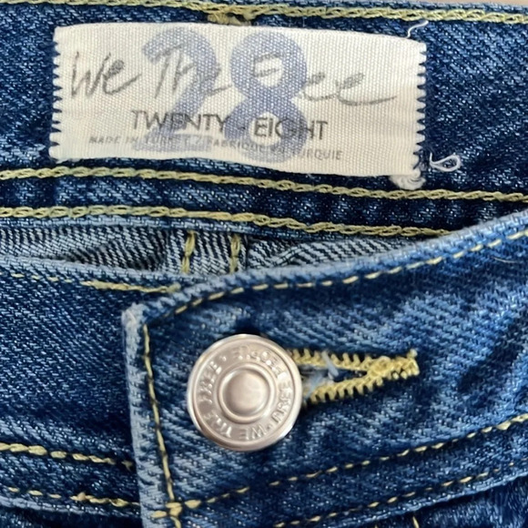 We The Free Maggie Mid Rise Button Fly Chewed Hem Jeans in Sequoia - Size 28 - Picture 5 of 9